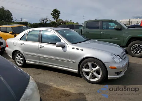 2005 Mercedes-Benz C 230K Sport Sedan from USA, damaged, VIN WDBRF40J65F621588